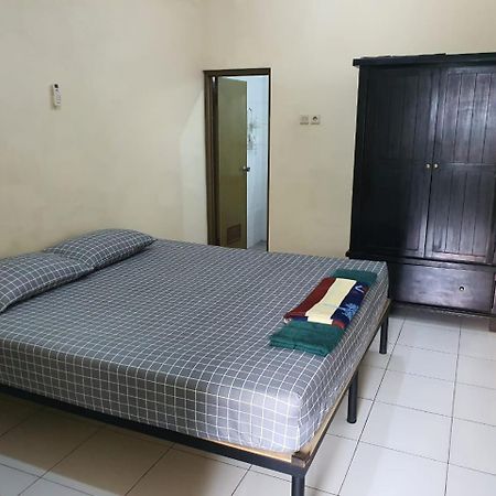 Pradahkalikendal Taman Paradise Homestay מראה חיצוני תמונה