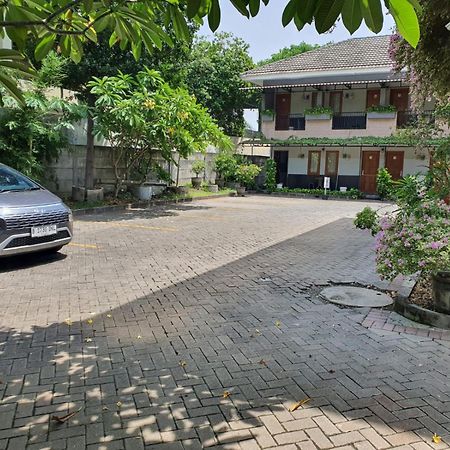 Pradahkalikendal Taman Paradise Homestay מראה חיצוני תמונה