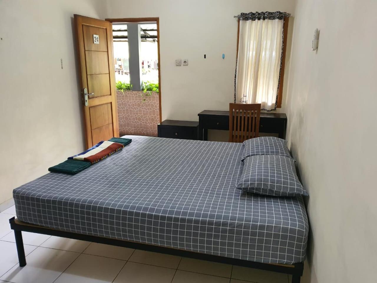 Pradahkalikendal Taman Paradise Homestay מראה חיצוני תמונה