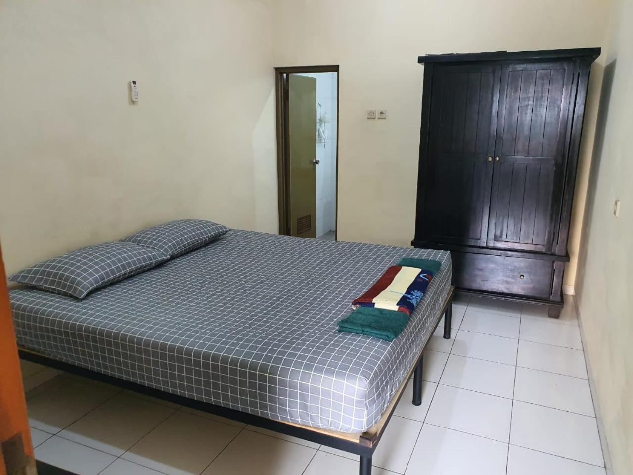 Pradahkalikendal Taman Paradise Homestay מראה חיצוני תמונה