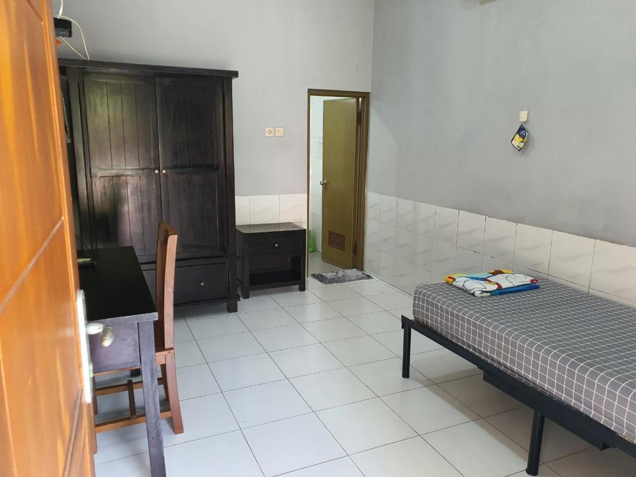 Pradahkalikendal Taman Paradise Homestay מראה חיצוני תמונה