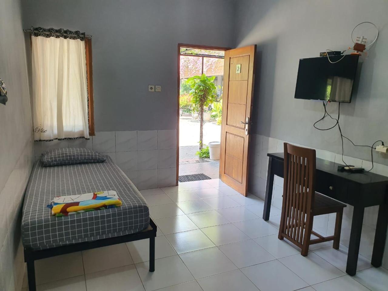 Pradahkalikendal Taman Paradise Homestay מראה חיצוני תמונה